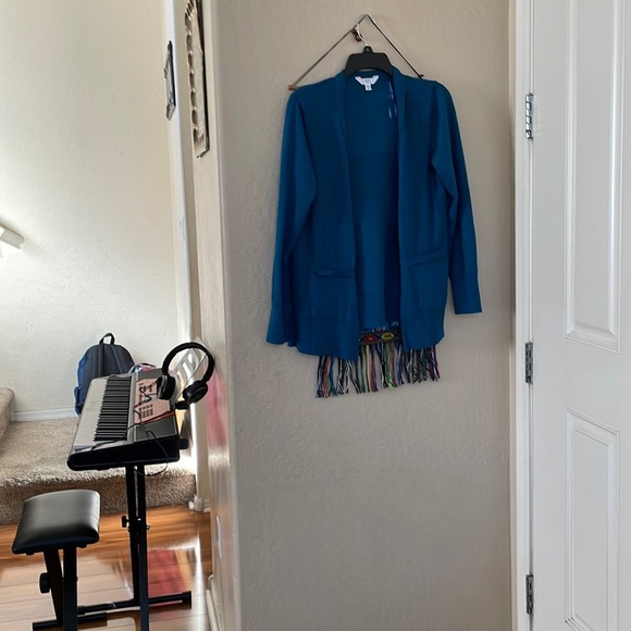 Woman’s jacket - Picture 1 of 2
